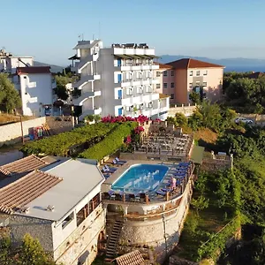 https://apartments-lukova-holidays.albaniahotels.org