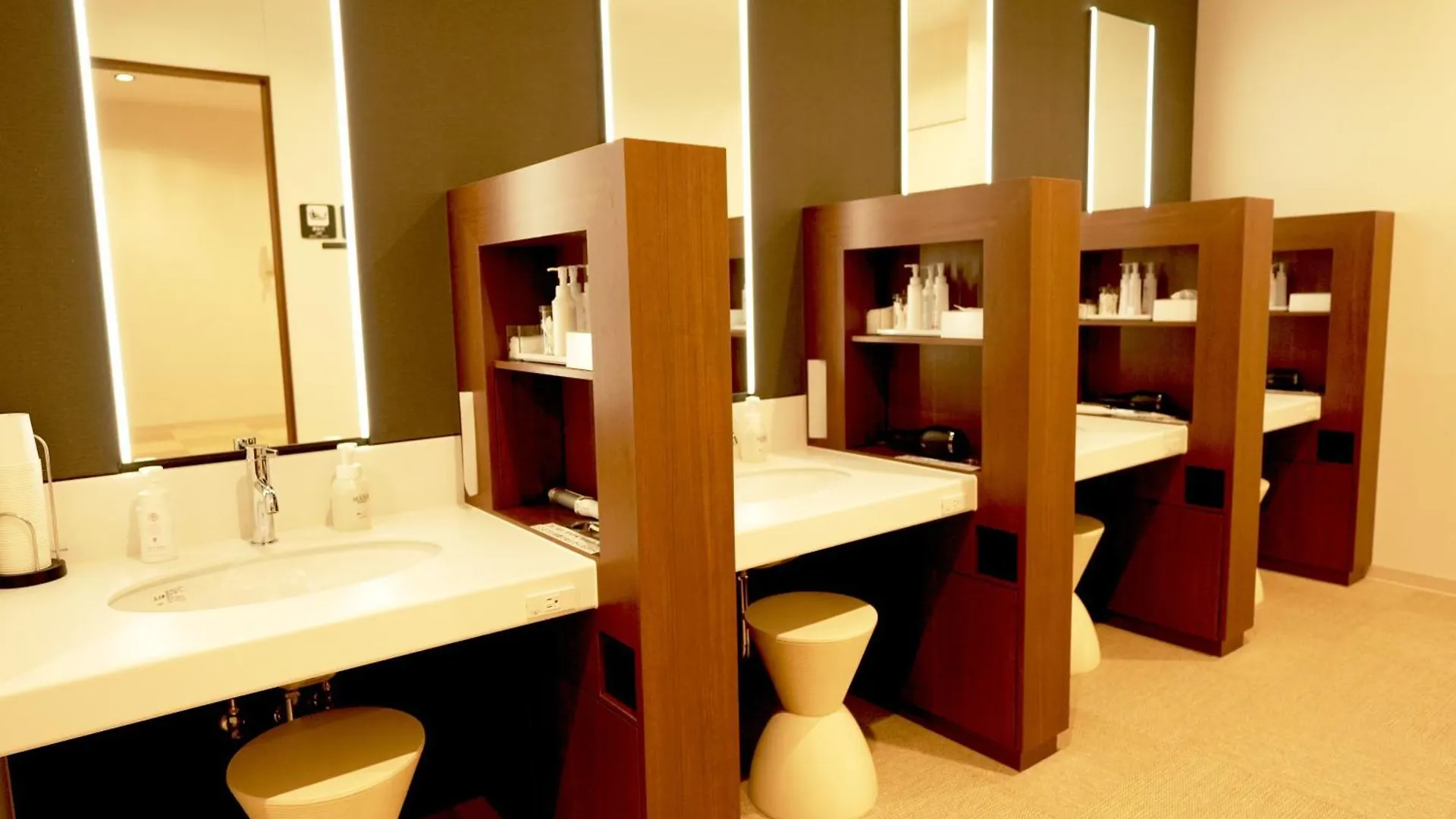 טוקיו First Cabin Haneda Terminal 1 2*,  יפן